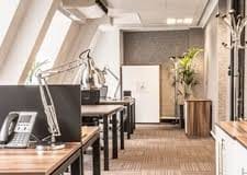 Desk spaces that can be rented at the Birchin Lane high-end flexible offices