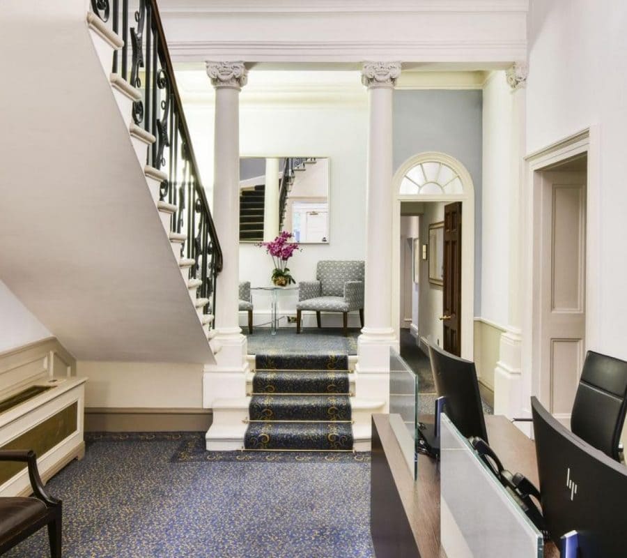 The entrance lobby to the office space for rent on Cavendish Square in Marylebone