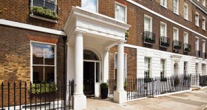 The entrance to the elegant office space for rent in Marylebone