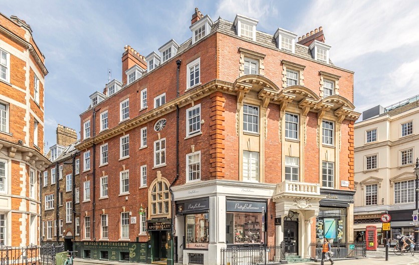 Exterior shot of the Luxury Workspace in Mayfair at 34 Brook Street